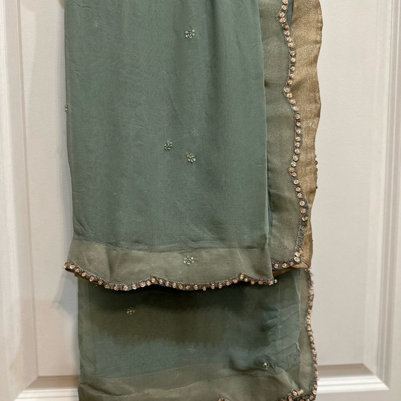 Tena Durrani Bridal Formal Dress - Picture 3 of 8